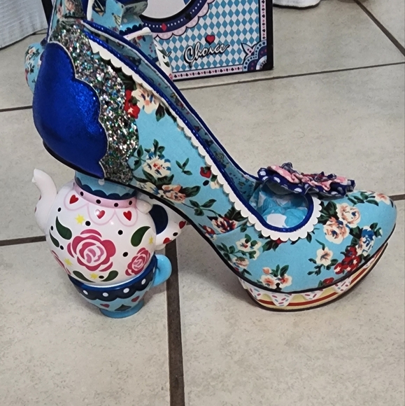 Irregular Choice Limited edition Alice in Wonderland shoes - Picture 7 of 13